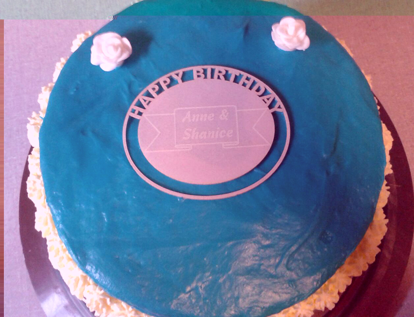 3-Esspapier-auf-Torte.jpg